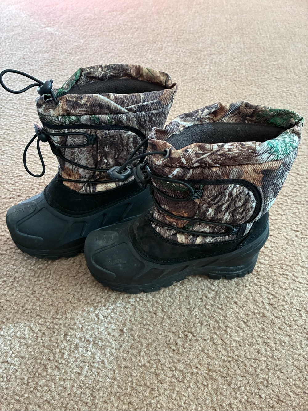 Itasca Kids Camo Winter Boots in Brown and Black